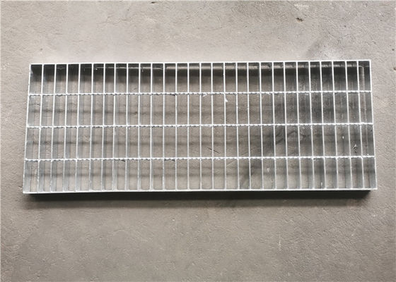 Bahan Bangunan Steel Driveway Grates Grating 100X8mm Electrolytic Polishing