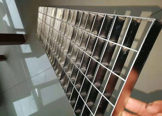 Stainless Steel 316 Galvanized Bar Grating Platform kisi logam yang tidak mudah terbakar