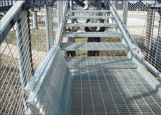 Tangga Stainless Bergerigi Tapak Steel Grating