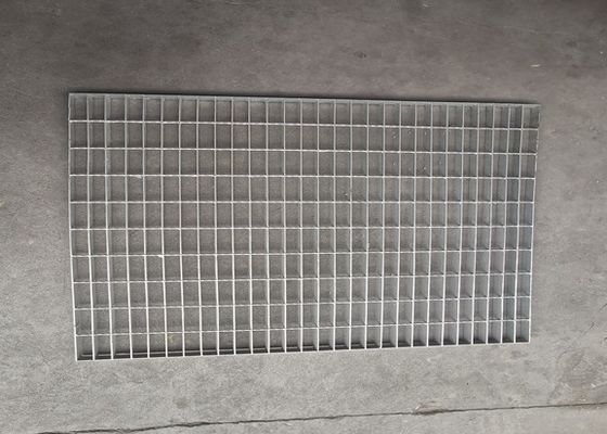 Pedestrian Catwalk Steel Grating Bergerigi Hot Dipped Galvanized Grating
