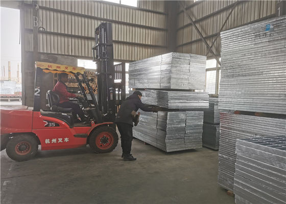 Hot Dip Galvanized Mild Steel Grating Platform Bukti Ledakan