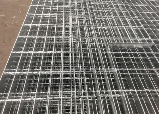 Platform Tapak Tangga Bergerigi Steel Grating Hot Dipped Galvanized 3X30