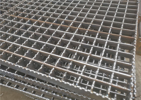 Q235 Rectangular Steel Driveway Grating Grating 90mm Anti Korosi