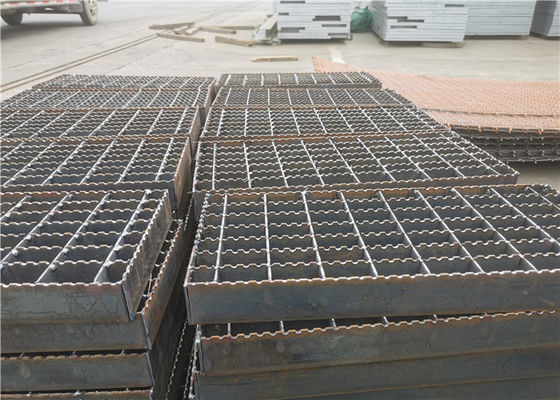 Q235 Wind Resistance Welded Steel Grating 1500mm Lebar ISO9001 Disetujui
