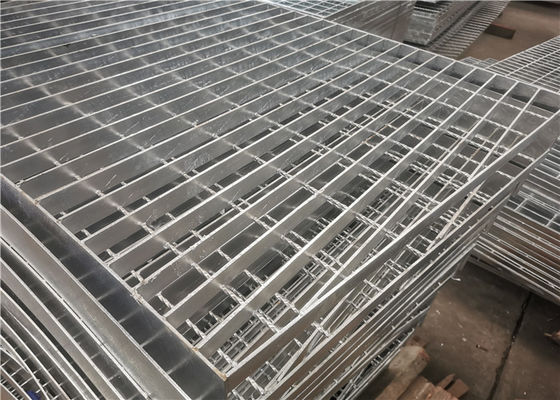 Q235 Wind Resistance Welded Steel Grating 1500mm Lebar ISO9001 Disetujui
