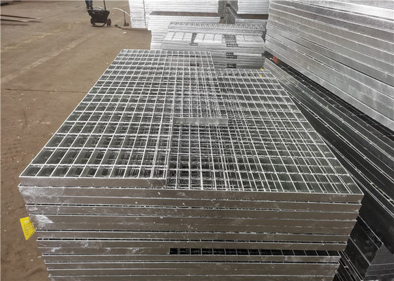 Q235 Wind Resistance Welded Steel Grating 1500mm Lebar ISO9001 Disetujui