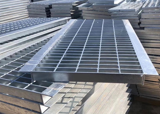 Tapak Tangga Kisi Bar Bergerigi 40x5mm Untuk Teknik Kota