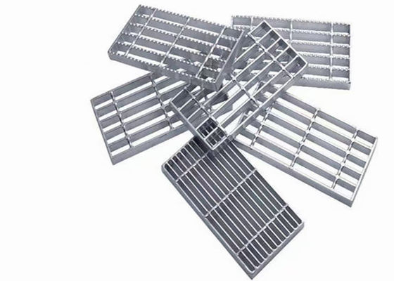 Perlindungan Karat Kisi Baja Dilas 32x5mm Persegi Bergerigi Non Slip