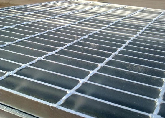 Plain Weave Welded Steel Grating Platform Bangunan Galvanis 50x5mm