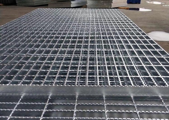 Warna Perak 316 Stainless Steel Floor Grating 100mm * 6mm Untuk Pembangkit Listrik