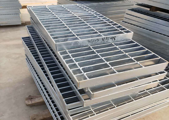 Anti Karat Anti Slip Steel Grating 100mm Gaya Bergerigi Hot Dip Galvanis