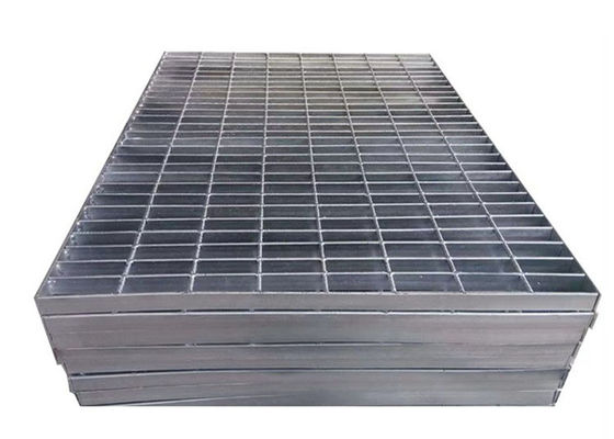 ISO9001 Karat Bukti Catwalk Steel Grating 8 * 8mm Metal Grate Untuk Jalan Masuk