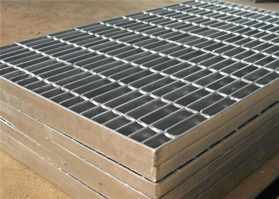 Tempat Kerja Sawtooth Catwalk Steel Grating Non Slip Q235 Carbon Steel