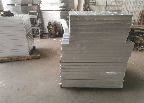 Lokakarya Platform Steel Grating Plate 8mm Tebal Skid Proof Electro Galvanizing
