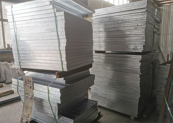Hot Dip Galvanized Steel Walkway Grating 6mm Tebal Anti Pencurian