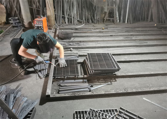 Plat Kisi Baja Platform Cuci Mobil Ketahanan Korosi 50x4 Mm
