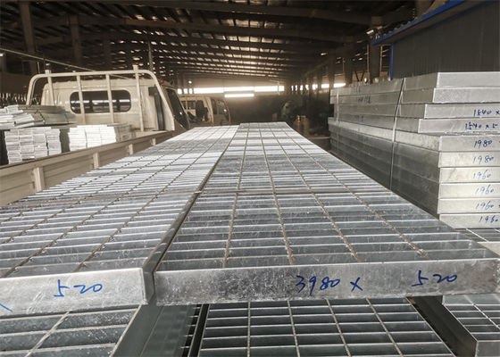 50*5mm Anti Korosif Metal Grating Platform Struktur Cahaya Tebal 4mm