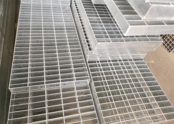 Hot Dip Galvanized Steel Walkway Grating 6mm Tebal Anti Pencurian