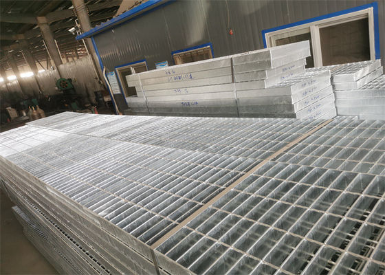 Pelat Kisi Baja Non Slip Tebal 10mm