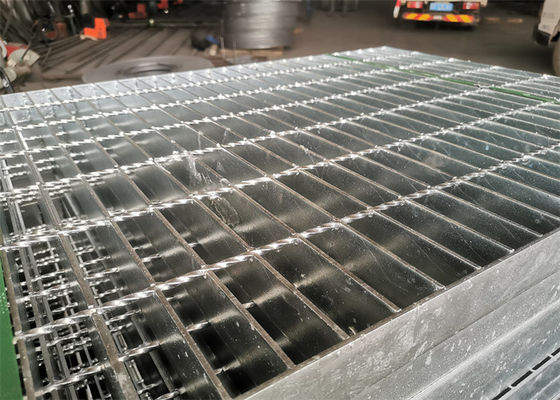 Pelat Kisi Baja Non Slip Tebal 10mm