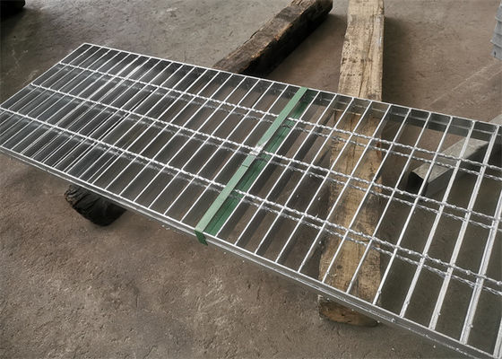 4mm Tebal Pelat Kisi Baja Luar Ruangan Hot Dip Galvanized High Zinc Coating