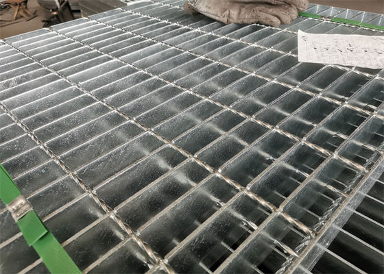 Pelat Kisi Baja Non Slip Tebal 10mm