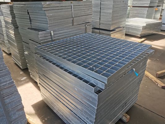 Tipe Datar 76mm Galvanized Steel Grid Pembuangan Panas Tangga Kisi Standar NAAMMMM