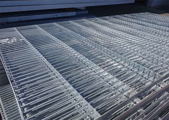 20 × 5mm Hot Dip Galvanized Steel Grating Walkway Metal Grates Untuk Jalan Masuk