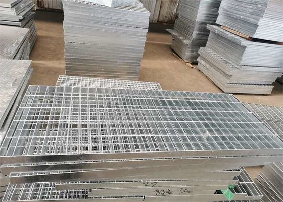 Q235 Skid Proof Galvanized Driveway Grates Struktur Ringan 32x5mm