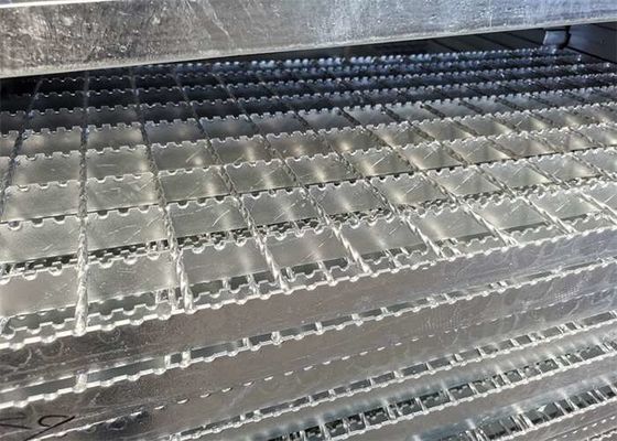 AS1657 Standar Anti Skid Steel Stair Tapak Grating 100mm Untuk Tempat Parkir