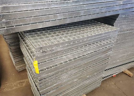 ISO9001 Silver Color Steel Driveway Grates Grating Untuk Jalan Flyover