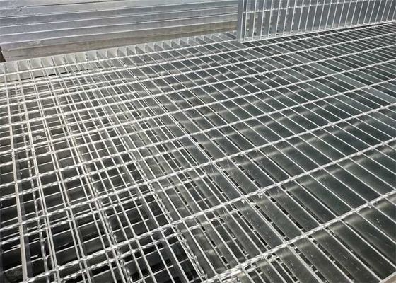 Hot Dip Galvanized Steel Driveway Grating Grating 25 * 3mm Bentuk Disesuaikan