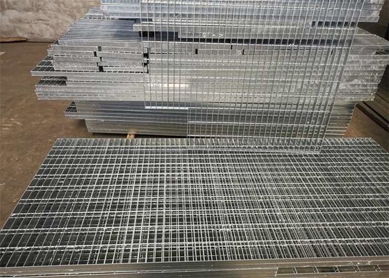Hot Dip Galvanized Steel Driveway Grating Grating 25 * 3mm Bentuk Disesuaikan