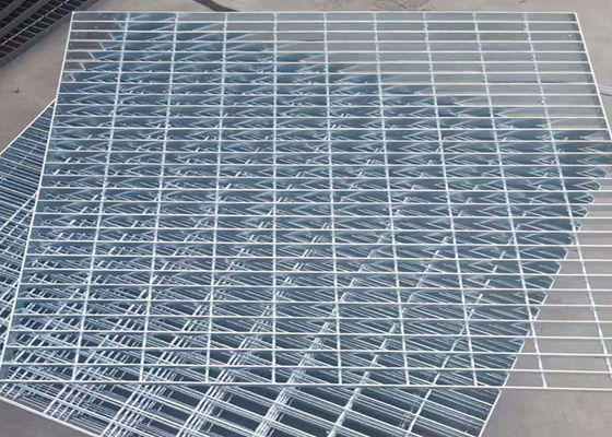 Tambang Berat 7mm Tebal Galvanized Steel Bar Grating Q345 Daya Dukung Yang Kuat