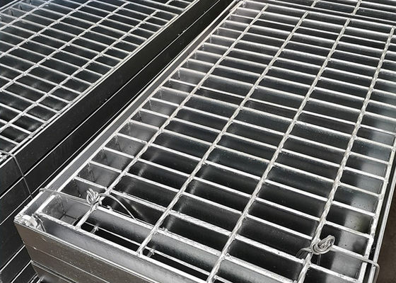 Tambang Berat 7mm Tebal Galvanized Steel Bar Grating Q345 Daya Dukung Yang Kuat