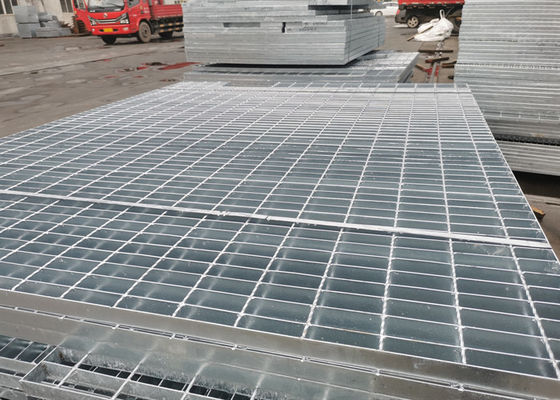 30 * 100mm Welded Bar Grating Walkway Q235 Galvanized Steel Grating
