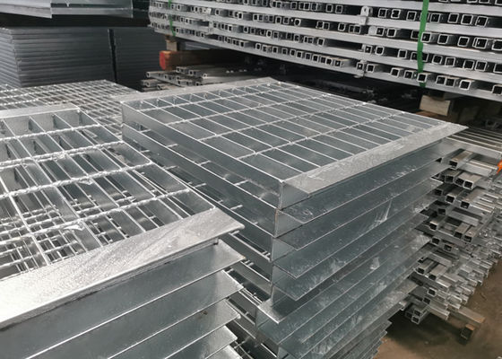 Welded Hot Dipped Stainless Bar Grating Lebar 600mm Untuk Melindungi