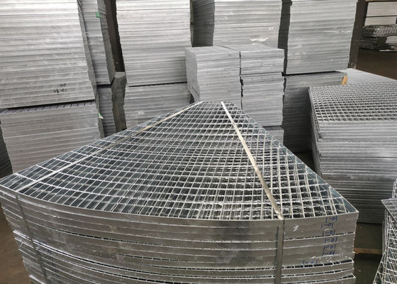 Outdoor Round Cover Galvanized Drainage Grates S304 Pressure Locked