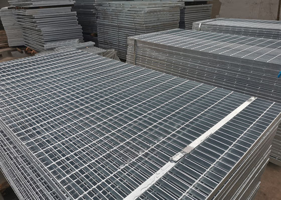 Silver Q235 Stainless Steel Floor Grating Hot Dip Galvanized High Strength