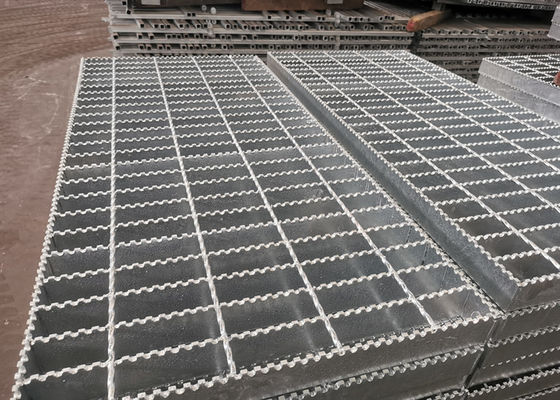 SS316 Skid Proof Galvanized Steel Grating Platform Untuk Membangun Trotoar