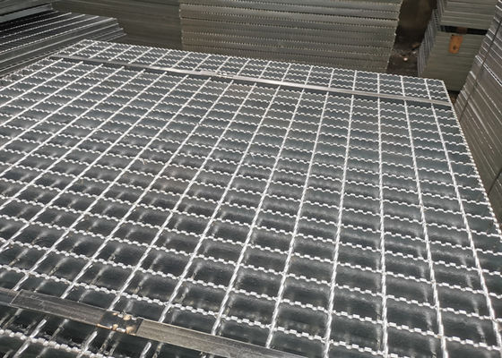 Q235 Steel Anti Karat Metal Grating Platform Flat Bar Type 7mm Tebal