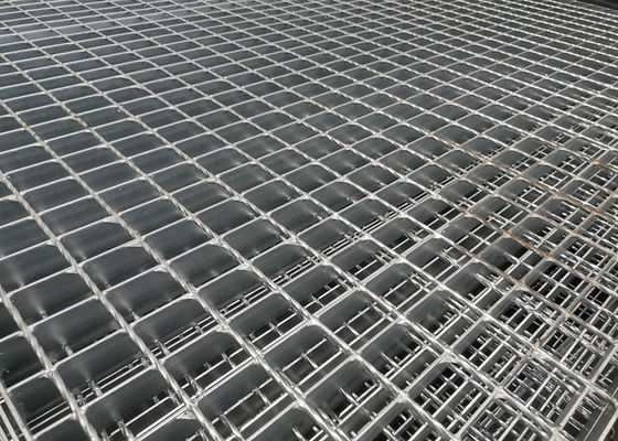 Port Bongkar Kisi Baja Platform Tebal Hot Dip Galvanized SGS Disetujui