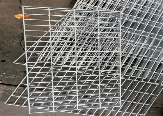 Kisi Baja Platform Galvanizing Bergerigi