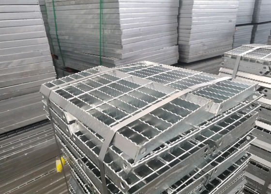 Kisi Baja Platform Kekuatan Tinggi 100mm Skid Proof Galvanized Walkway Mesh