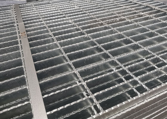Karat Bukti Q235 Hot Dip Galvanized Steel Grating