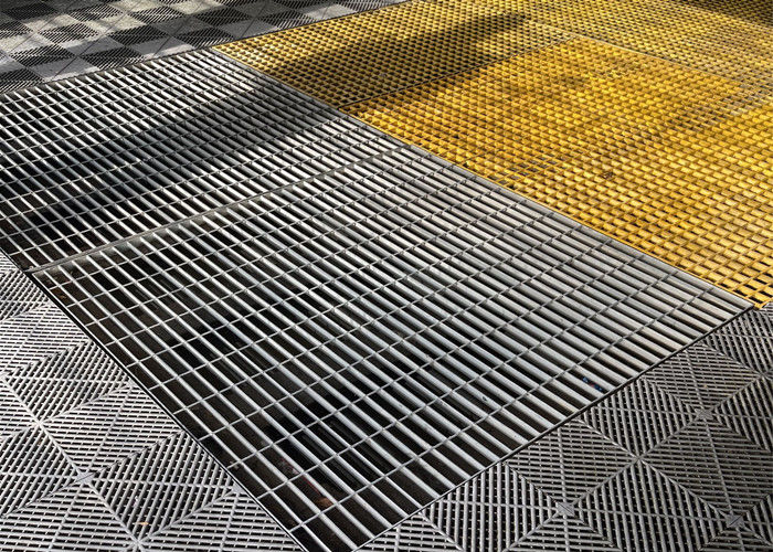Warna Perak 316 Stainless Steel Floor Grating 100mm * 6mm Untuk Pembangkit Listrik