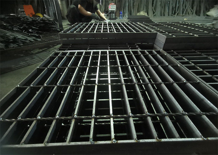 Lokakarya Platform Steel Grating Plate 8mm Tebal Skid Proof Electro Galvanizing