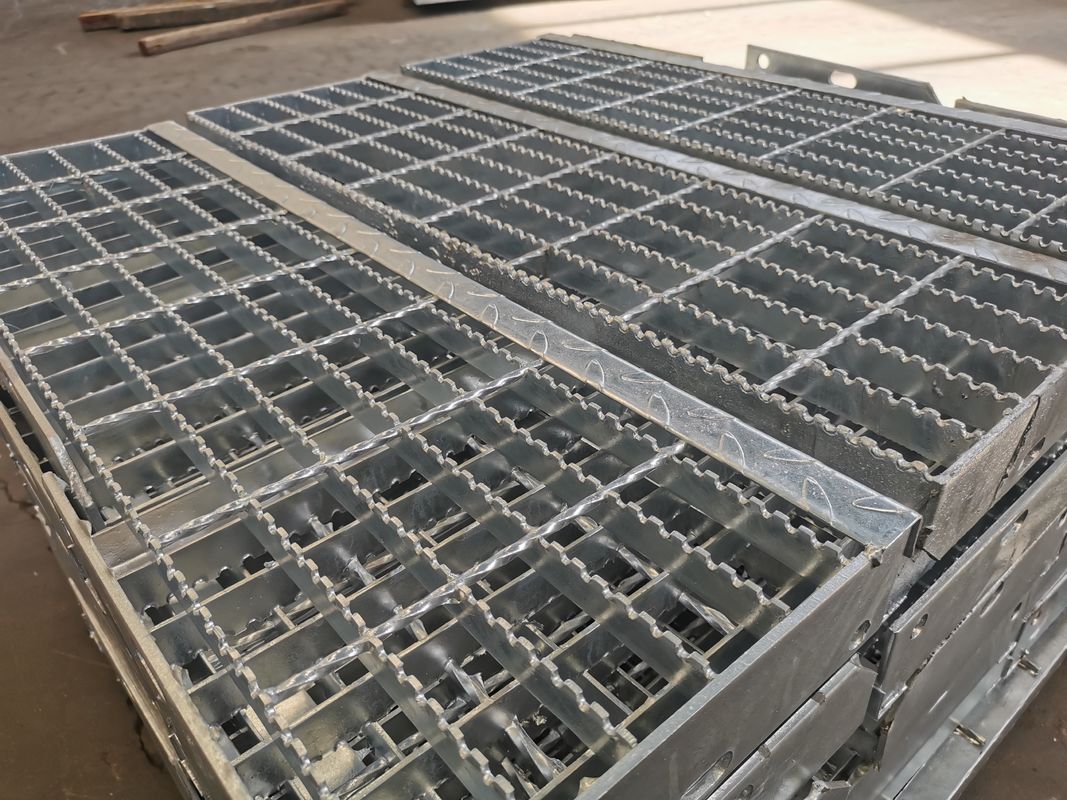 ODM Hot Dip Galvanizing Compound Steel Grating 1m Width T4 Type Factory Outdoor
